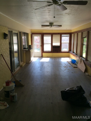 869 Queensbury Drive