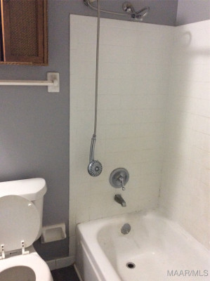 869 Queensbury Drive