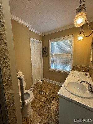 105 Arrowhead Drive