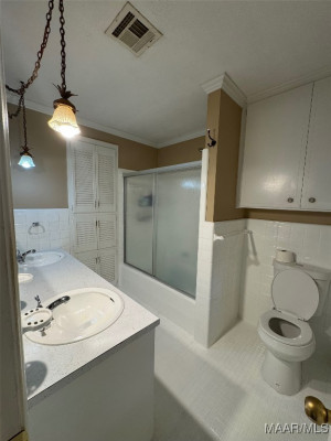 105 Arrowhead Drive