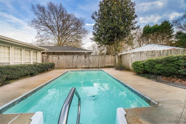 105 Arrowhead Drive