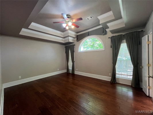 8643 HEARTHSTONE Drive