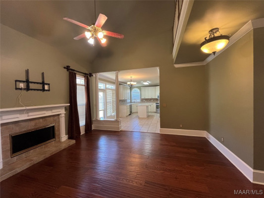 8643 HEARTHSTONE Drive