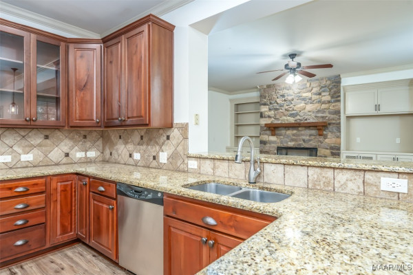 9055 Crescent Lodge Drive
