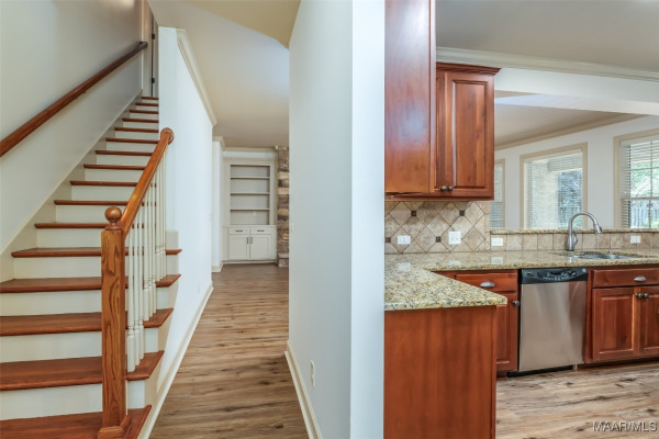 9055 Crescent Lodge Drive