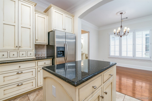 3412 Oak Grove Circle