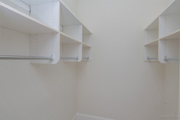 3412 Oak Grove Circle