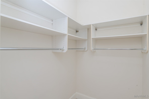 3412 Oak Grove Circle