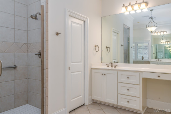 3412 Oak Grove Circle