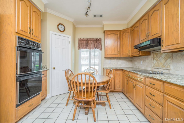506 Pinetree Lane