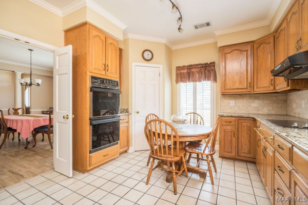 506 Pinetree Lane