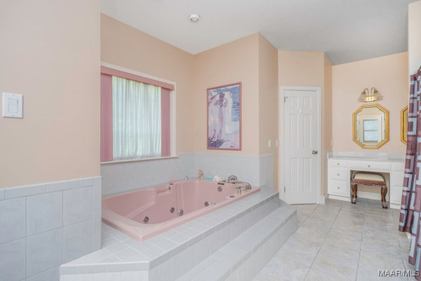 506 Pinetree Lane