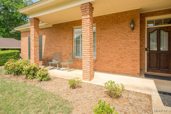 506 Pinetree Lane