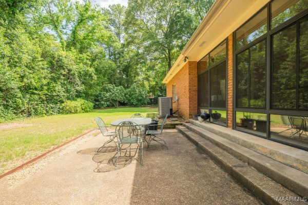 506 Pinetree Lane