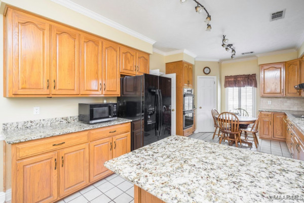 506 Pinetree Lane