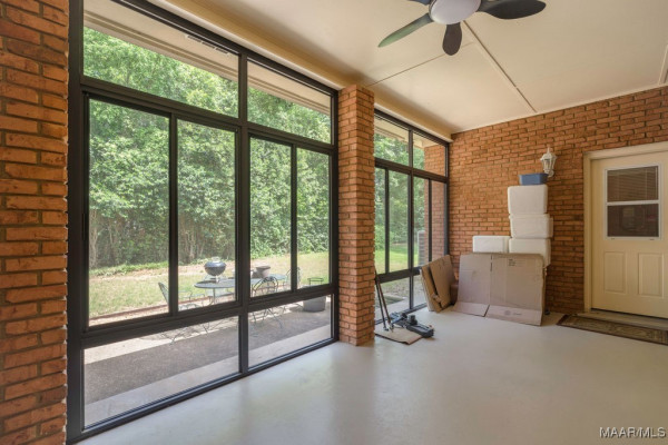 506 Pinetree Lane