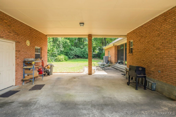 506 Pinetree Lane