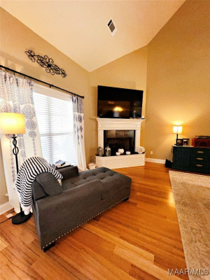 18 S Dogwood Terrace