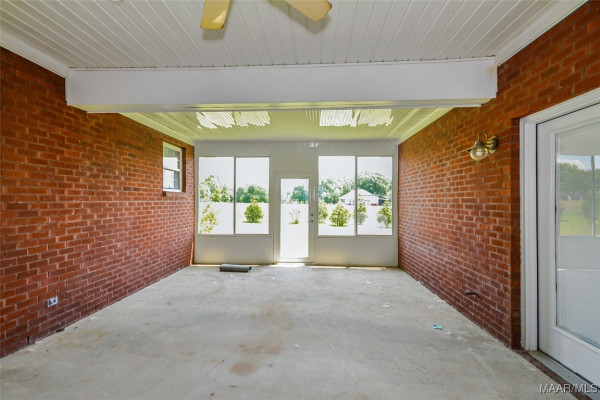 1517 E Fleahop Road