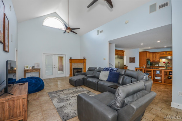 1517 E Fleahop Road