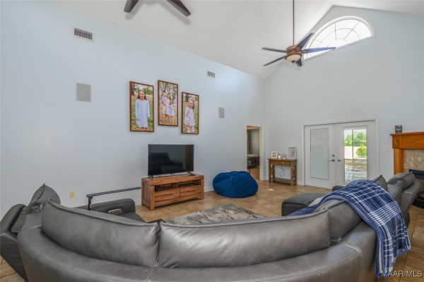 1517 E Fleahop Road