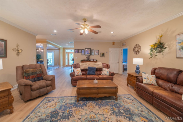 705 YELLOWSTONE Drive