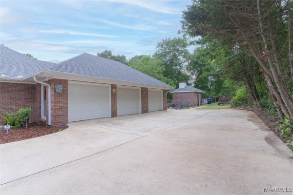 705 YELLOWSTONE Drive