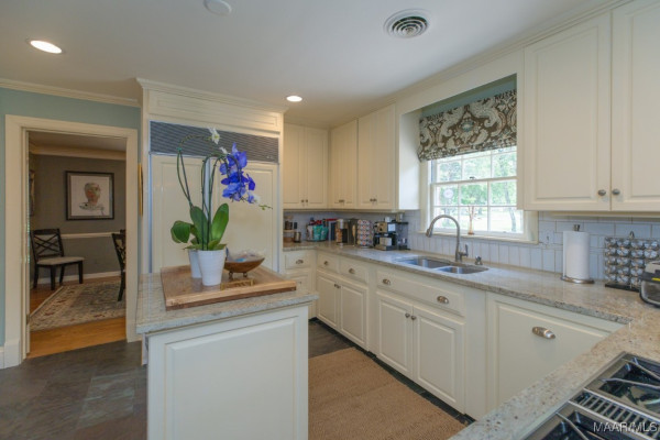 3410 Boxwood Drive