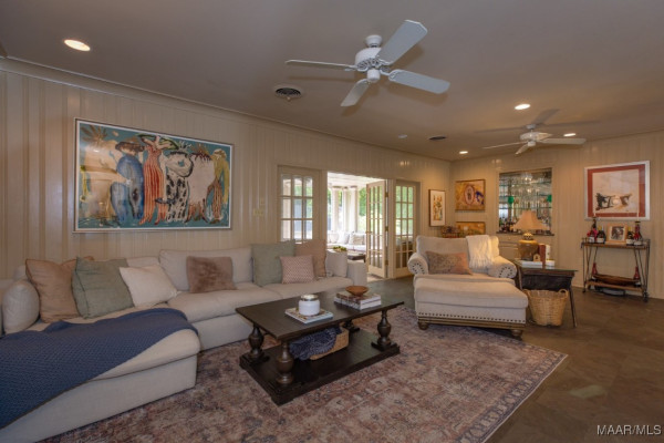 3410 Boxwood Drive