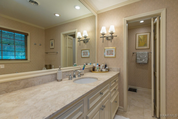 3410 Boxwood Drive