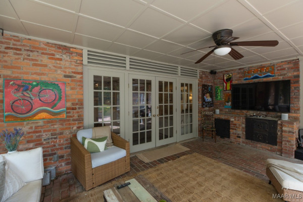 3410 Boxwood Drive