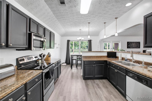 1605 Buena Vista Boulevard