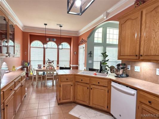 40 Larkspur Lane