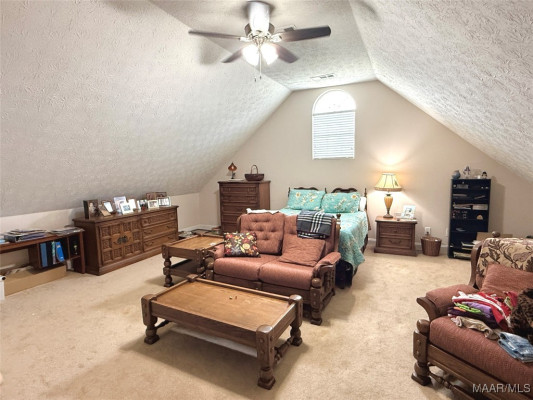 40 Larkspur Lane