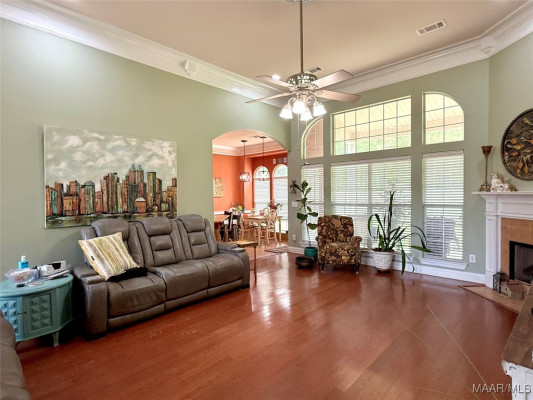40 Larkspur Lane