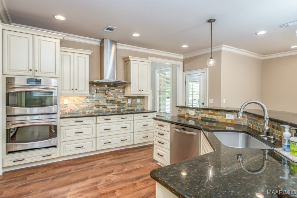 8460 Rockbridge Circle