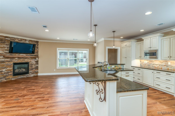 8460 Rockbridge Circle