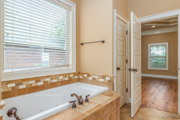 8460 Rockbridge Circle
