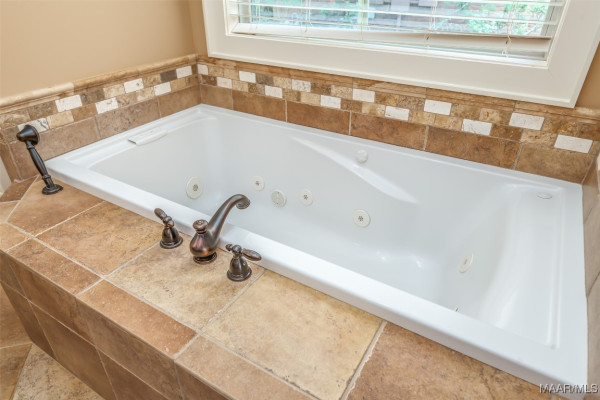 8460 Rockbridge Circle