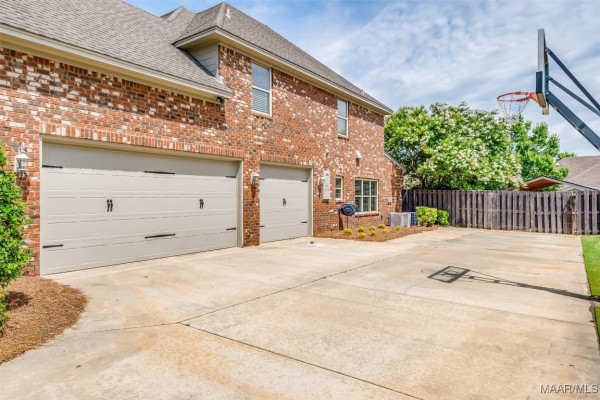 8460 Rockbridge Circle