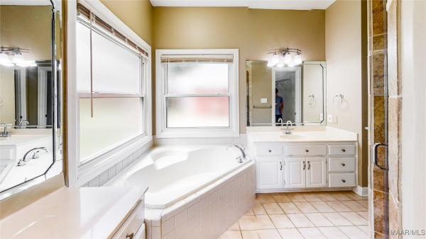 8600 Willowbrook Court