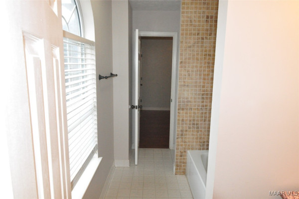 913 SILVER CREEK Circle