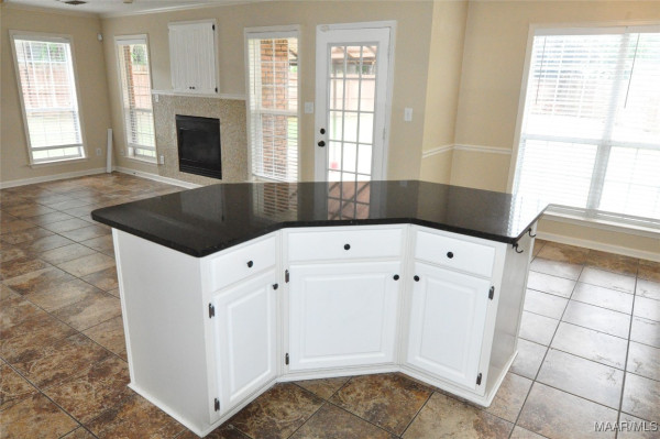 913 SILVER CREEK Circle
