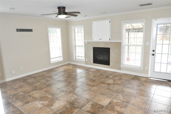 913 SILVER CREEK Circle