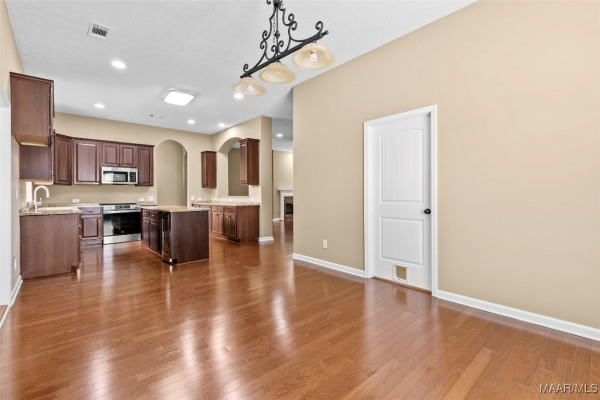 9000 FINSBURRY Court