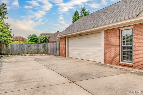 3049 Fieldcrest Drive