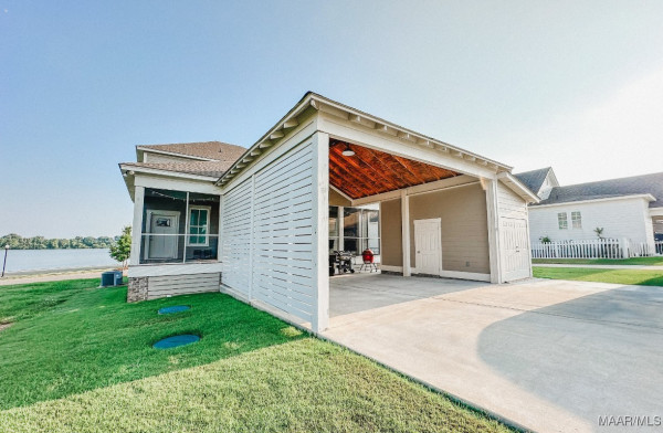 279 Crosslake Way