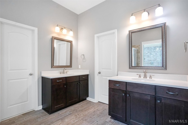 9416 Crescent Lodge Circle