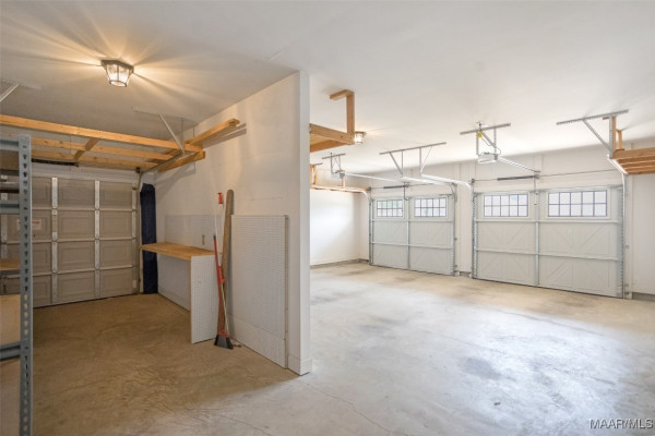 9416 Crescent Lodge Circle