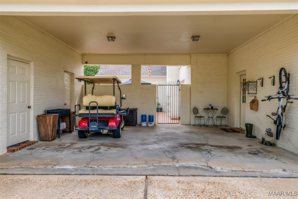 2751 Fernway Drive